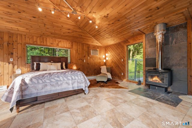 850 Litchfield Turnpike, Bethany, CT 06524