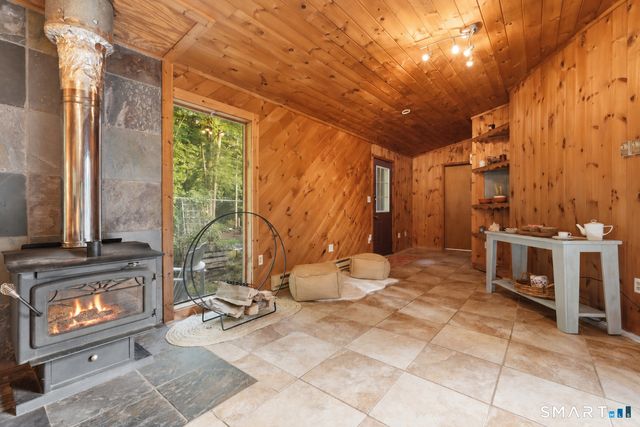 850 Litchfield Turnpike, Bethany, CT 06524
