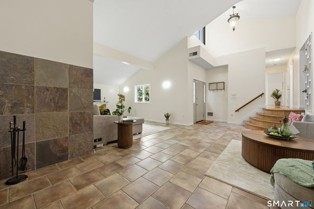 850 Litchfield Turnpike, Bethany, CT 06524