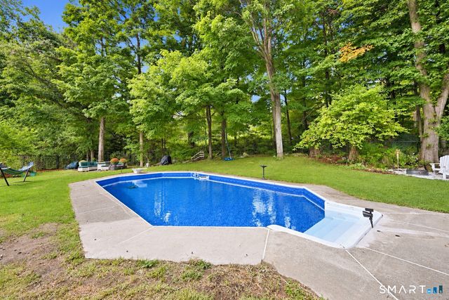 850 Litchfield Turnpike, Bethany, CT 06524
