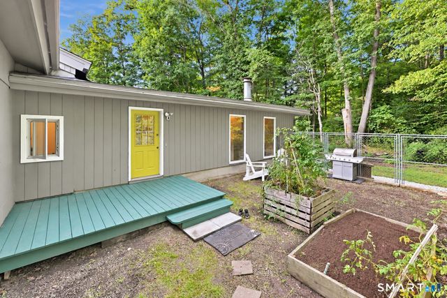 850 Litchfield Turnpike, Bethany, CT 06524