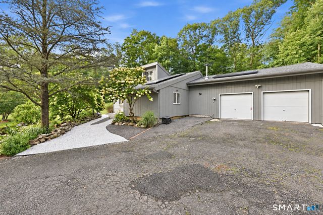 850 Litchfield Turnpike, Bethany, CT 06524