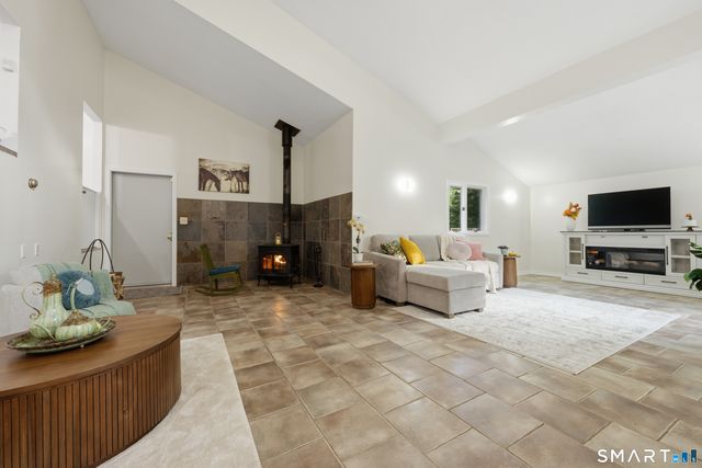 850 Litchfield Turnpike, Bethany, CT 06524