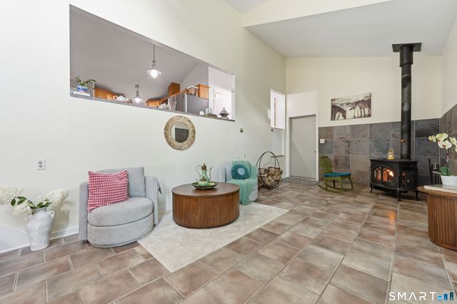 850 Litchfield Turnpike, Bethany, CT 06524