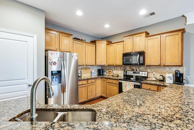 5214 Flank Court, Southport, NC 28461