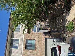 7 Louisburg Square, Verona, NJ 07044