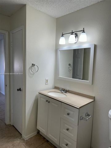 10501 SW 155 1121, Miami, FL 33196