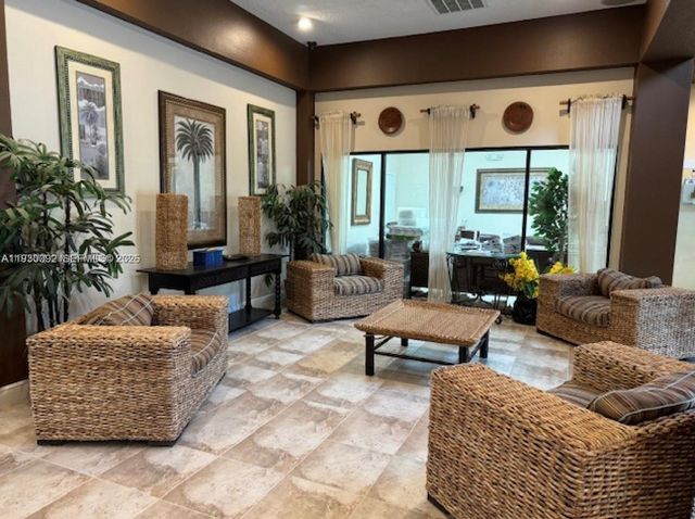 10501 SW 155 1121, Miami, FL 33196