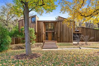 952 Revere Drive, Town And Country, MO 63141