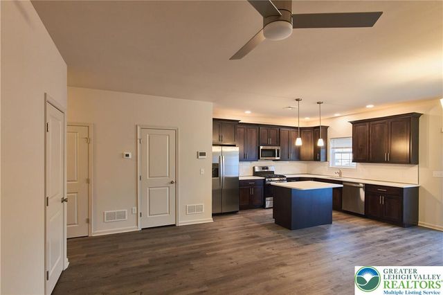 6639 Stein Way, Lower Macungie Twp, PA 18062