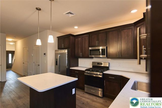 6639 Stein Way, Lower Macungie Twp, PA 18062