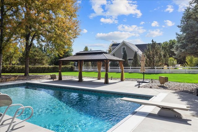 1200 Bluegrass Dr W, Billings, MT 59106