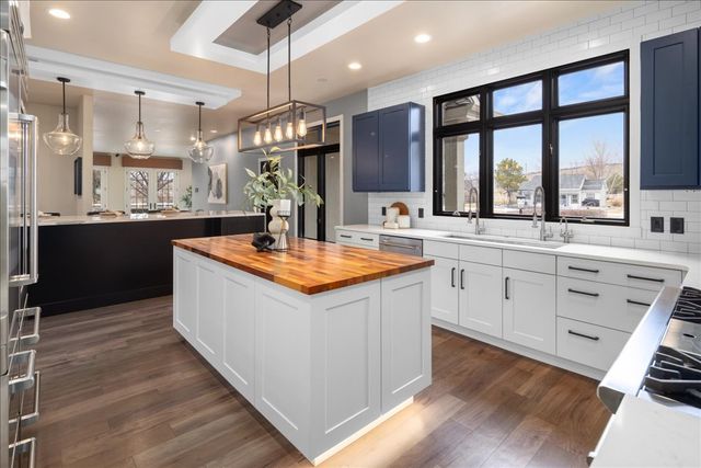 1200 Bluegrass Dr W, Billings, MT 59106