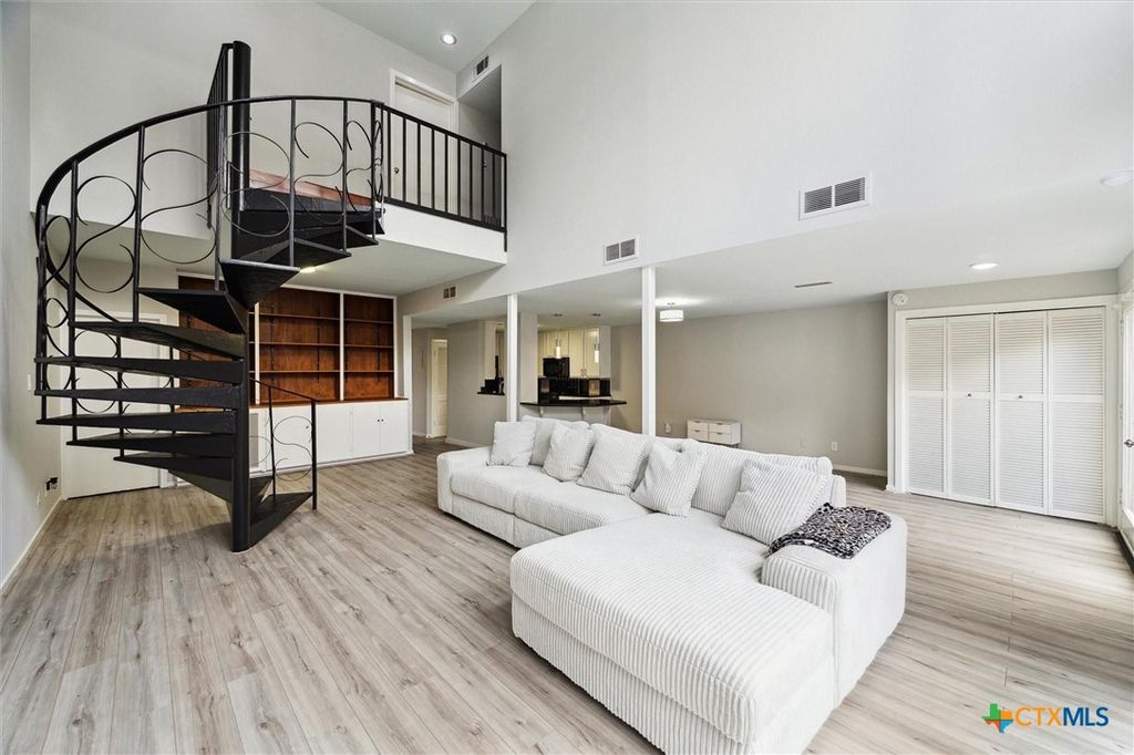 Image 1 of property listing at 3300 Yorktown Street 13, Houston, TX 77056