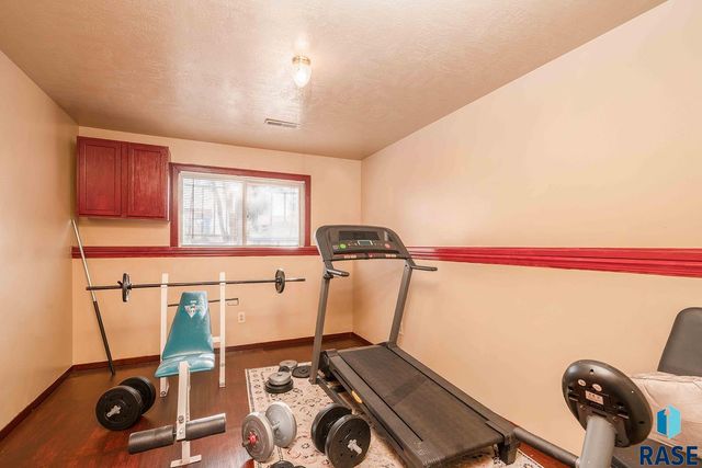 105 S Foss Ave Avenue, Sioux Falls, SD 57110