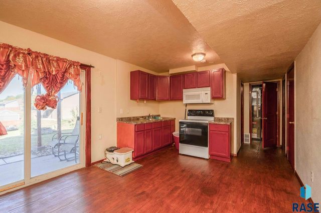105 S Foss Ave Avenue, Sioux Falls, SD 57110