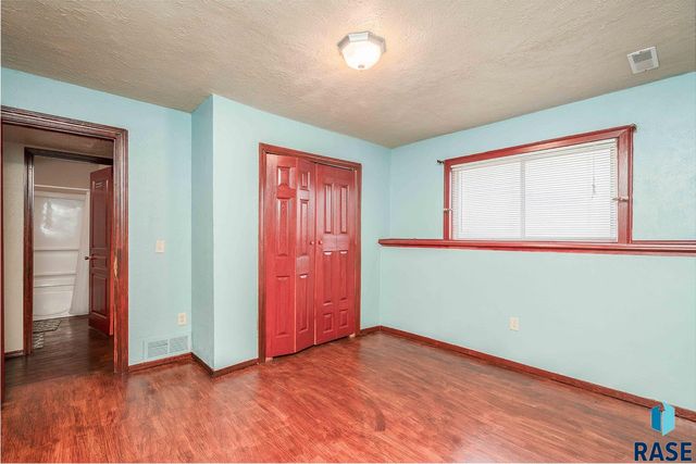 105 S Foss Ave Avenue, Sioux Falls, SD 57110