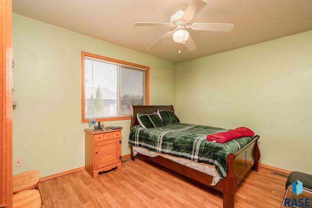 105 S Foss Ave Avenue, Sioux Falls, SD 57110