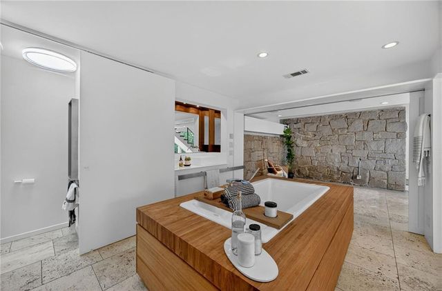 1196 Converse NE Drive, Atlanta, GA 30324