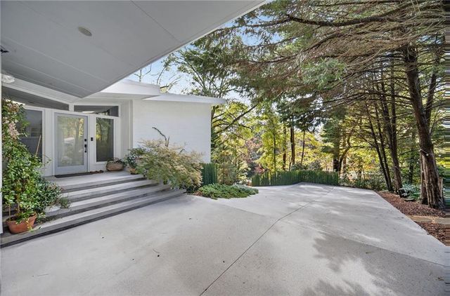 1196 Converse NE Drive, Atlanta, GA 30324