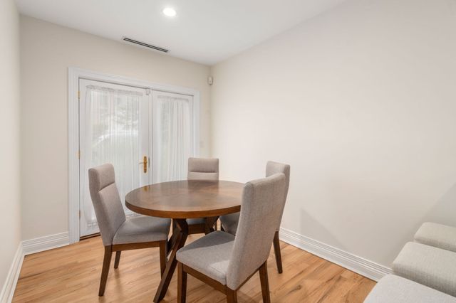 630 Hammond St 104, Brookline, MA 02467