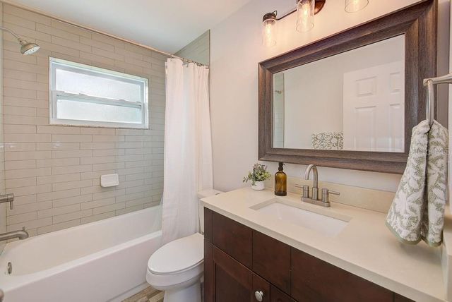 2589 SUNNY BREEZE AVENUE B, Largo, FL 33770