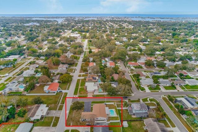 2589 SUNNY BREEZE AVENUE B, Largo, FL 33770