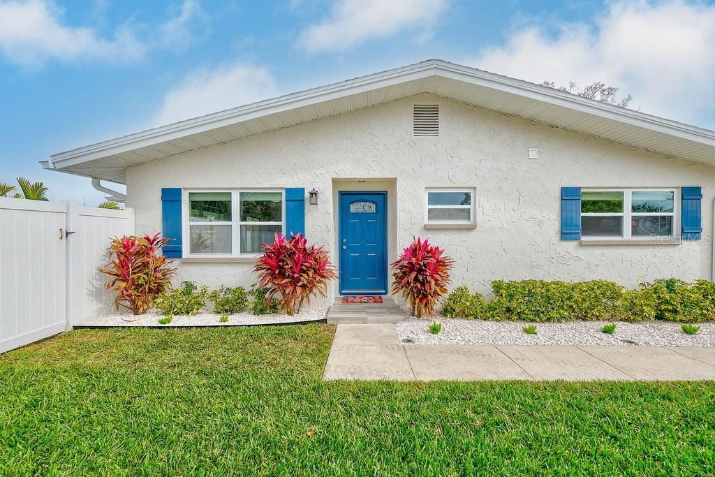 2589 SUNNY BREEZE AVENUE B, Largo, FL 33770