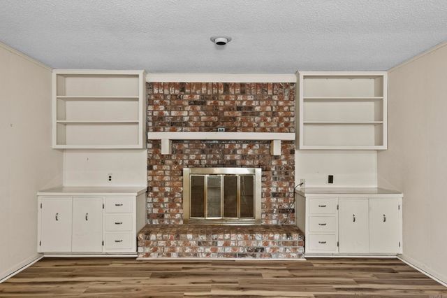 15 Rosewood Circle, Little Rock, AR 72205