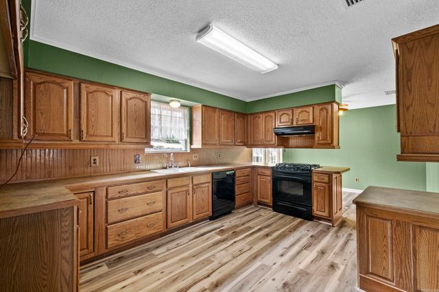 15 Rosewood Circle, Little Rock, AR 72205