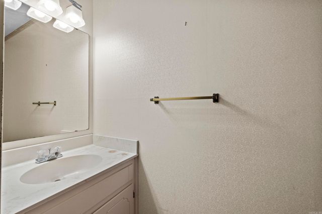 15 Rosewood Circle, Little Rock, AR 72205