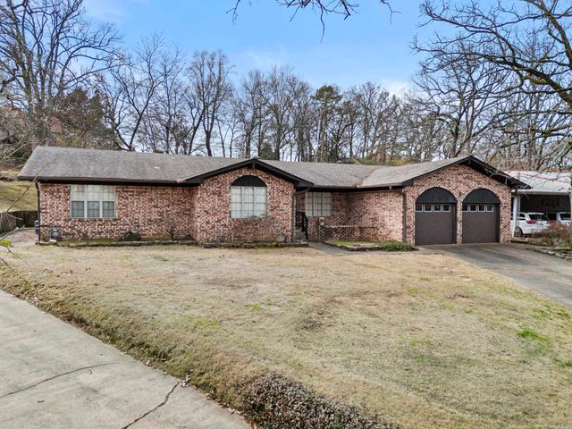 15 Rosewood Circle, Little Rock, AR 72205