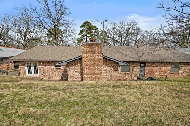 15 Rosewood Circle, Little Rock, AR 72205