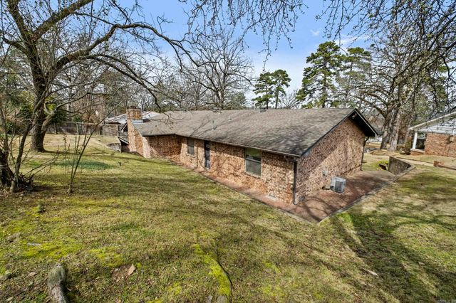 15 Rosewood Circle, Little Rock, AR 72205