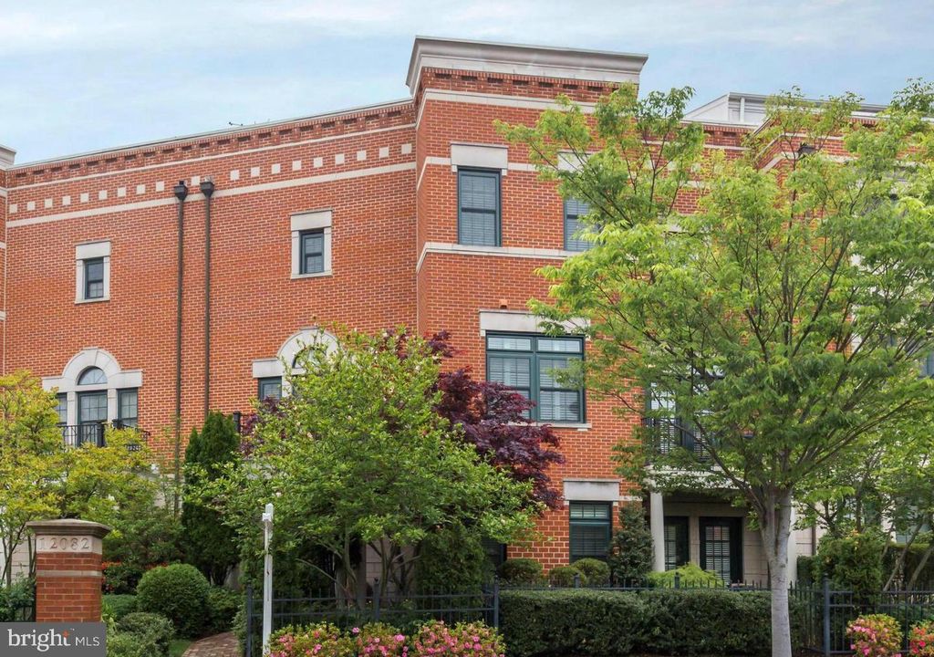 12082 CHANCERY STATION CIR, Reston, VA 20190