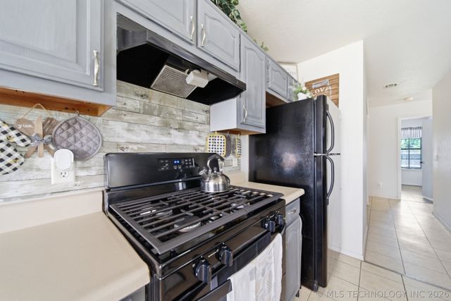 17787 S Santa Fe Street, Mounds, OK 74047