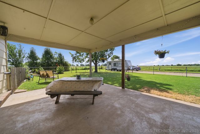 17787 S Santa Fe Street, Mounds, OK 74047