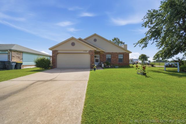 17787 S Santa Fe Street, Mounds, OK 74047