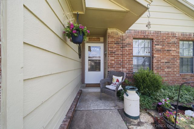 17787 S Santa Fe Street, Mounds, OK 74047