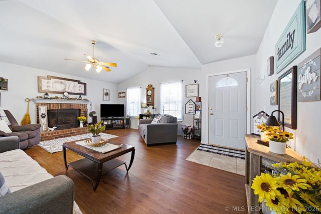 17787 S Santa Fe Street, Mounds, OK 74047