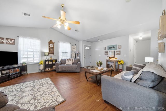 17787 S Santa Fe Street, Mounds, OK 74047