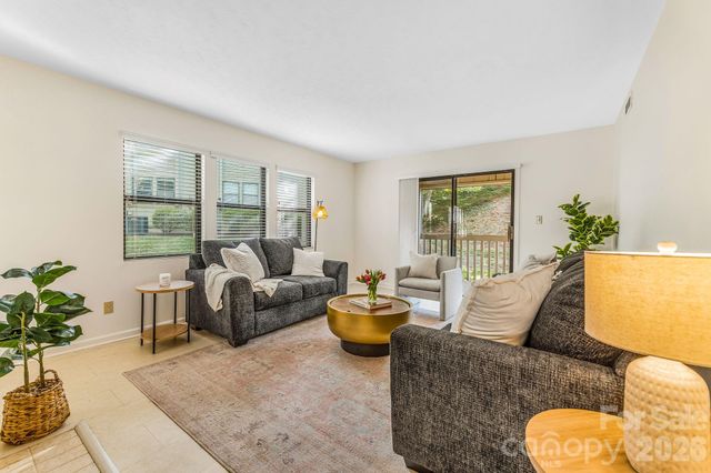 1801 Abbey Circle, Asheville, NC 28805