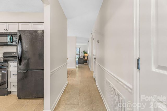 1801 Abbey Circle, Asheville, NC 28805