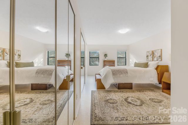 1801 Abbey Circle, Asheville, NC 28805