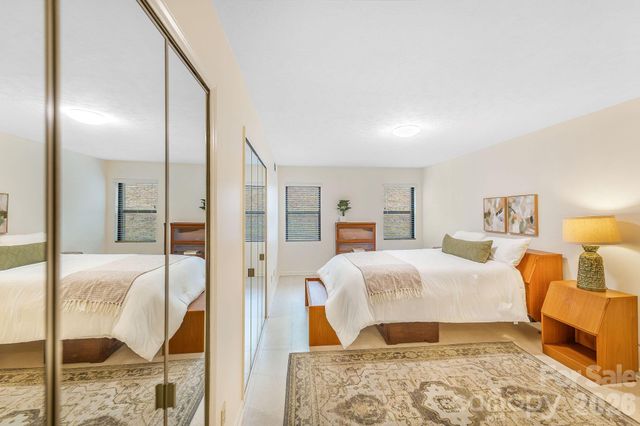 1801 Abbey Circle, Asheville, NC 28805