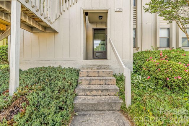 1801 Abbey Circle, Asheville, NC 28805