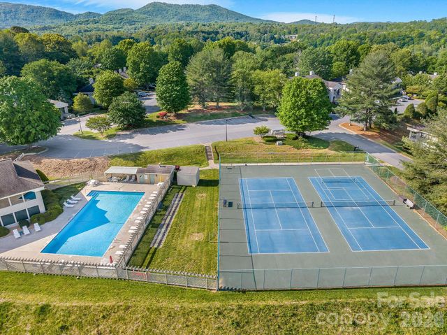 1801 Abbey Circle, Asheville, NC 28805