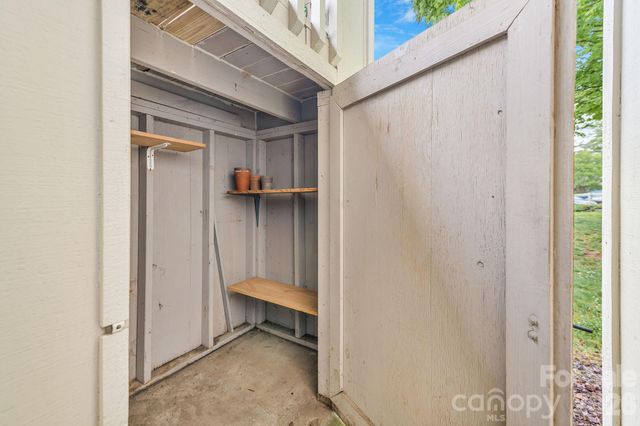 1801 Abbey Circle, Asheville, NC 28805