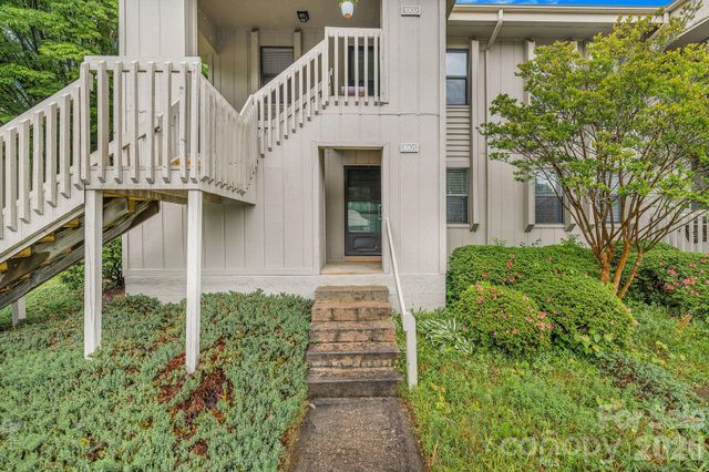 1801 Abbey Circle, Asheville, NC 28805