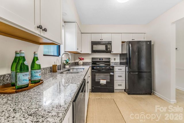 1801 Abbey Circle, Asheville, NC 28805